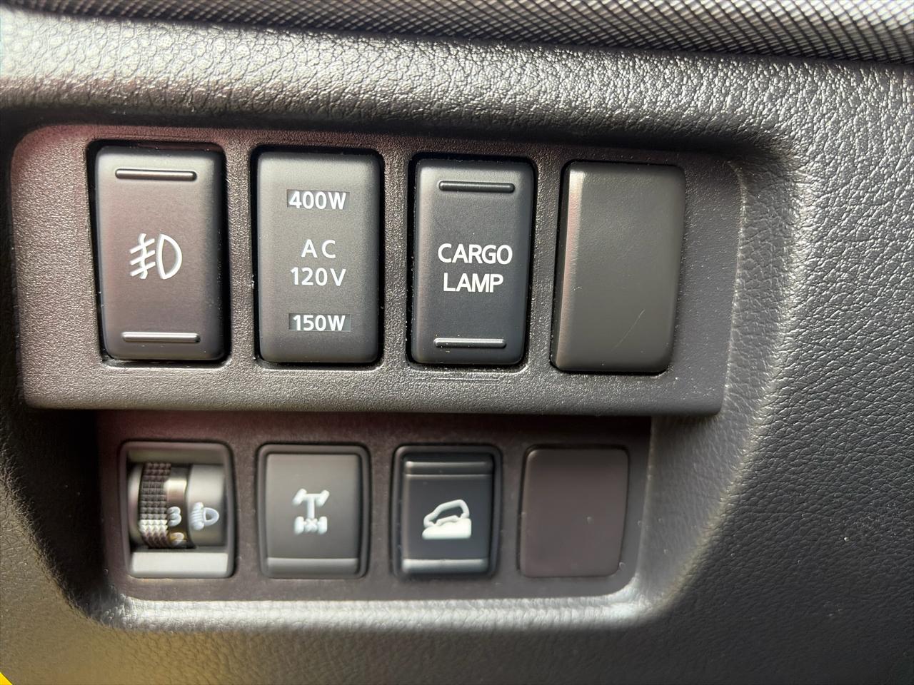 Nissan Titan Platinum Reserve Crew Cab 4WD 2017