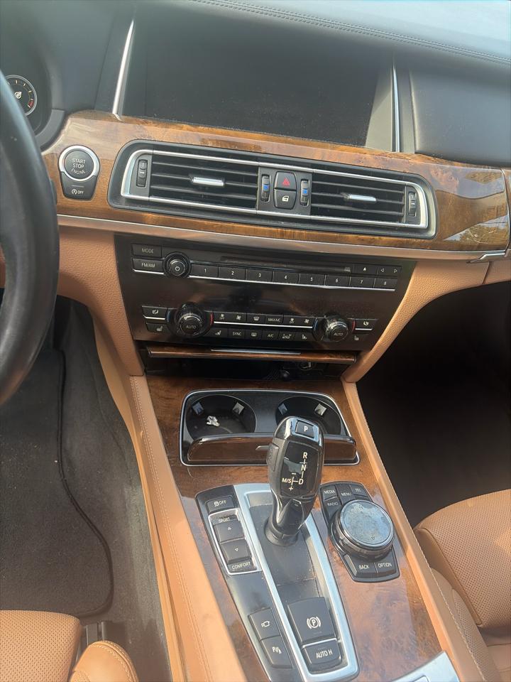 BMW 7-Series 750Li 4D Sedan 2014
