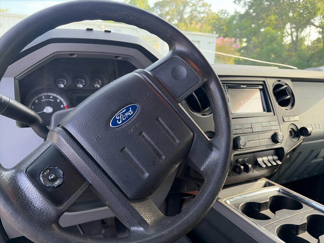 Ford F-350 SD XL Crew Cab Long Bed DRW 2WD 2015