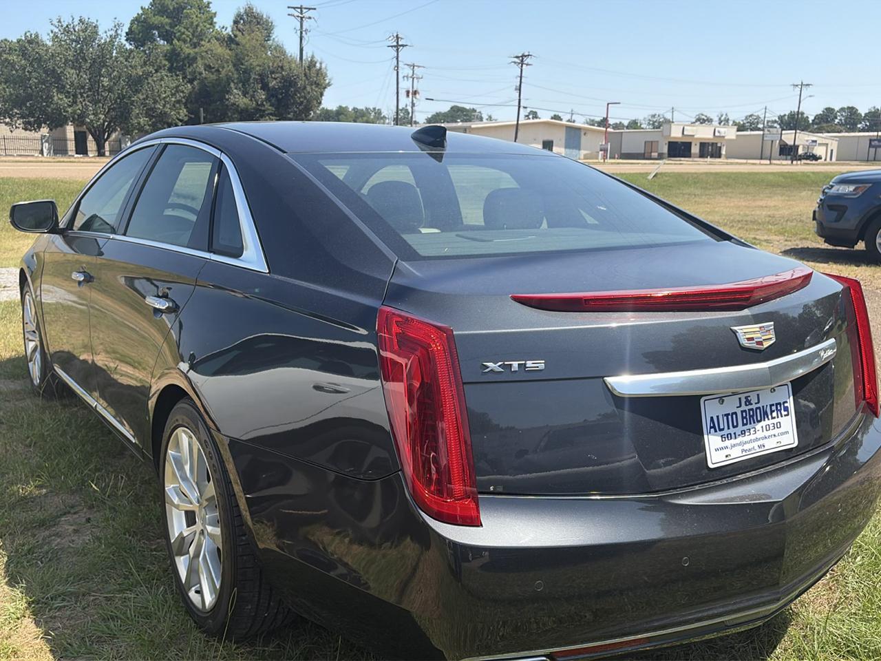 Cadillac XTS Luxury FWD 2016
