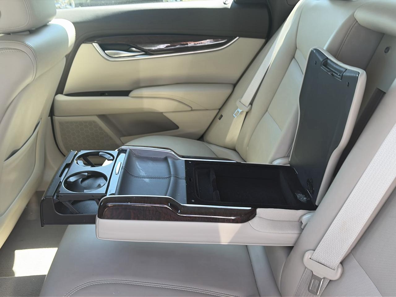 Cadillac XTS Luxury FWD 2016