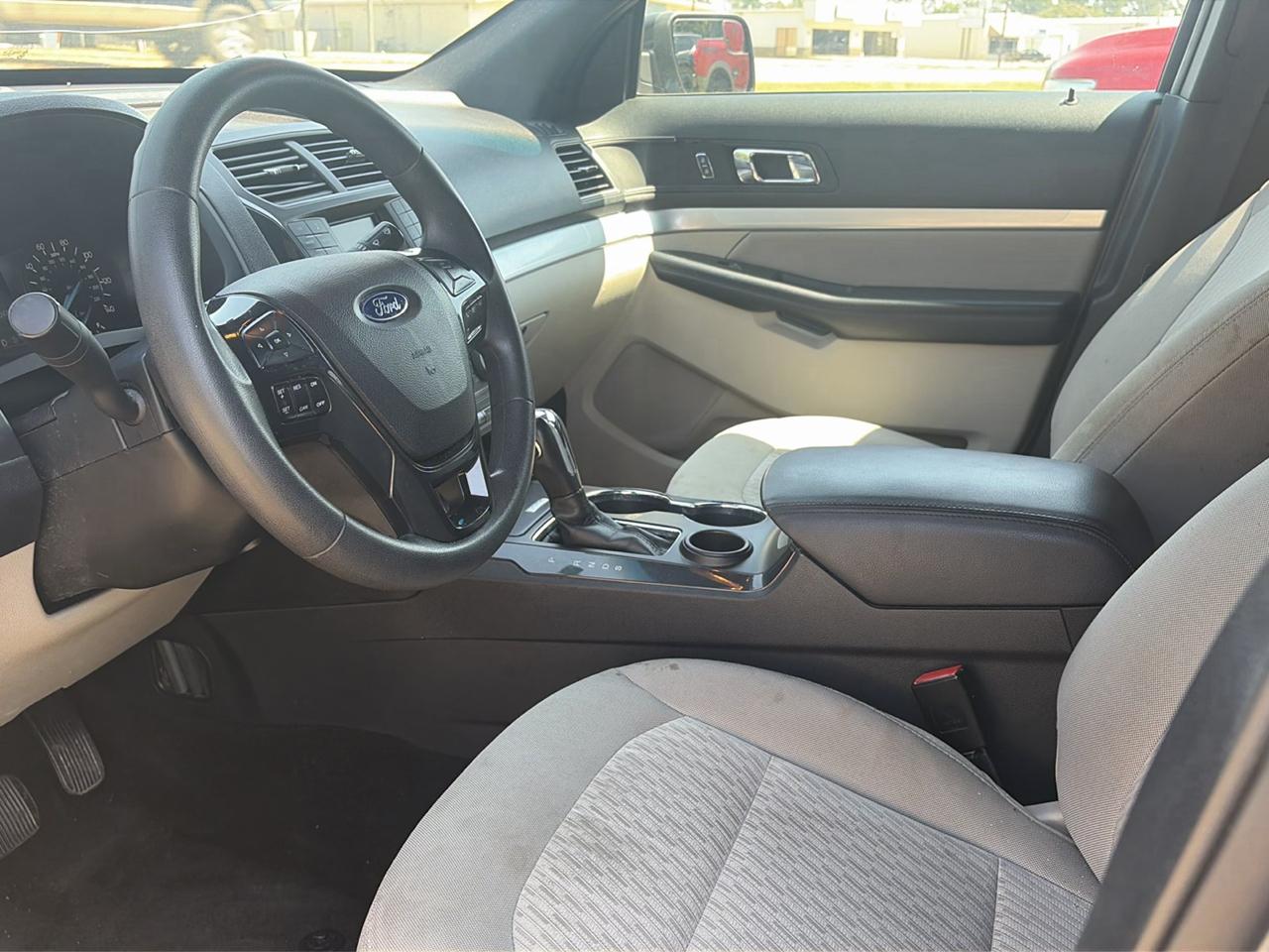Ford Explorer Base FWD 2018