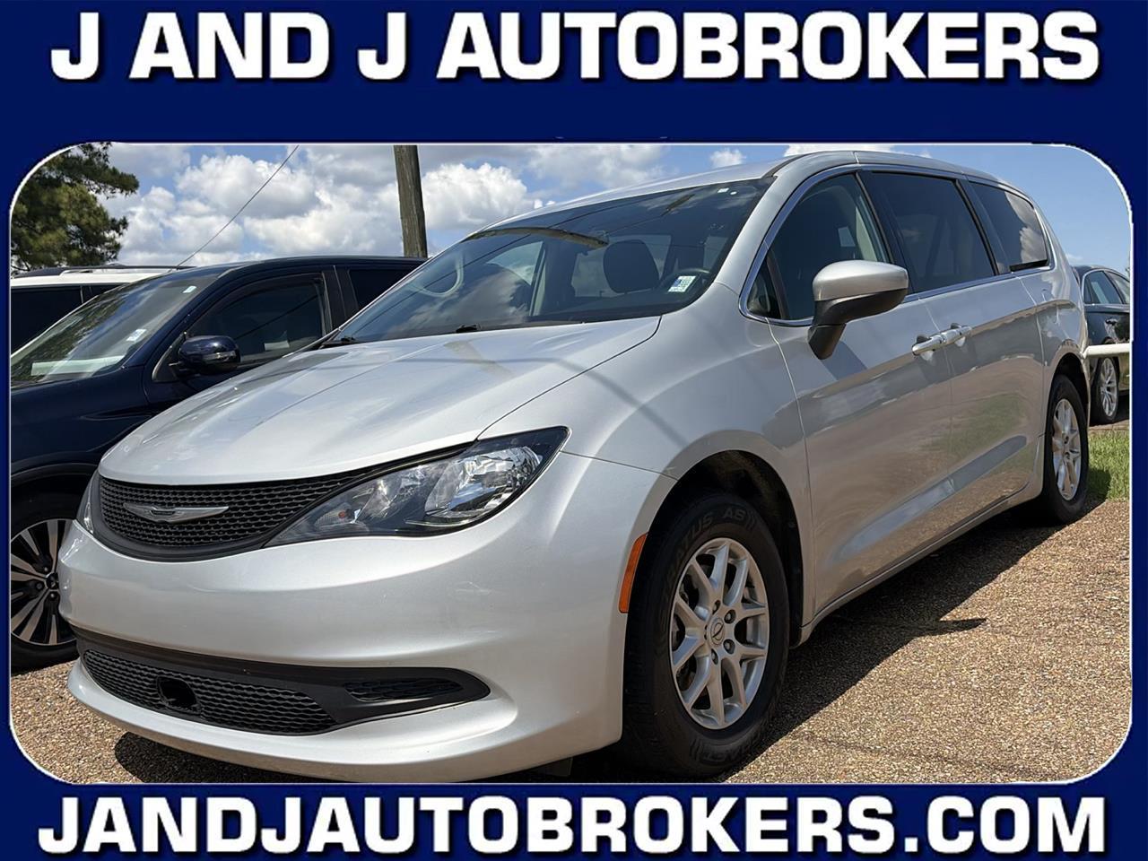 2022 Chrysler Voyager LX