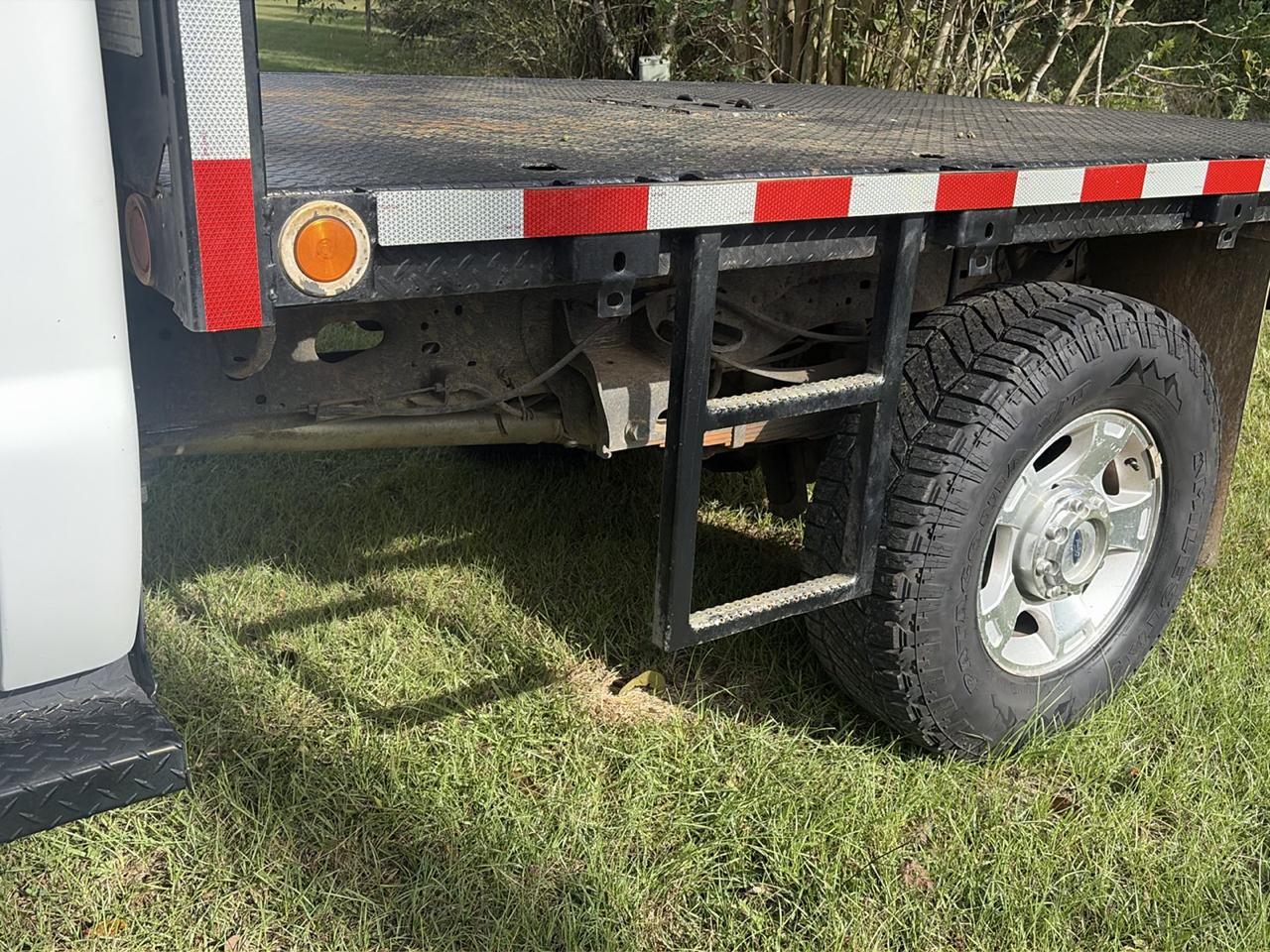 Ford F-350 SD XLT Crew Cab Long Bed 4WD 2011