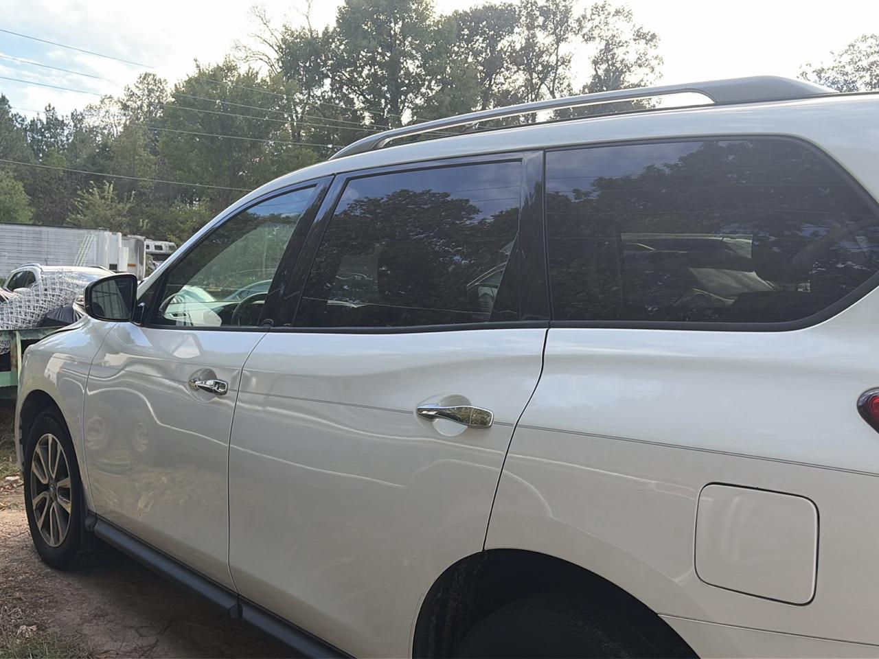 Nissan Pathfinder SV 4WD 2015