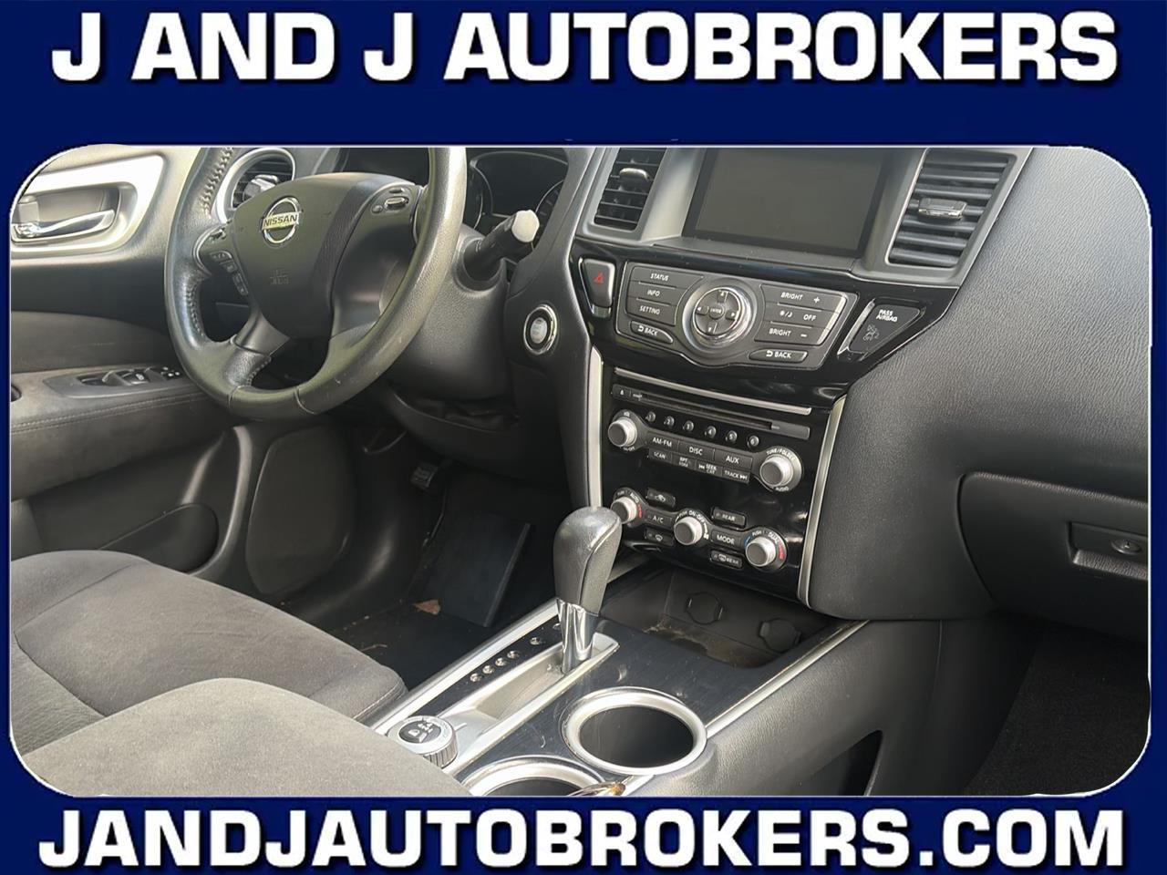 2015 Nissan Pathfinder SV 4WD