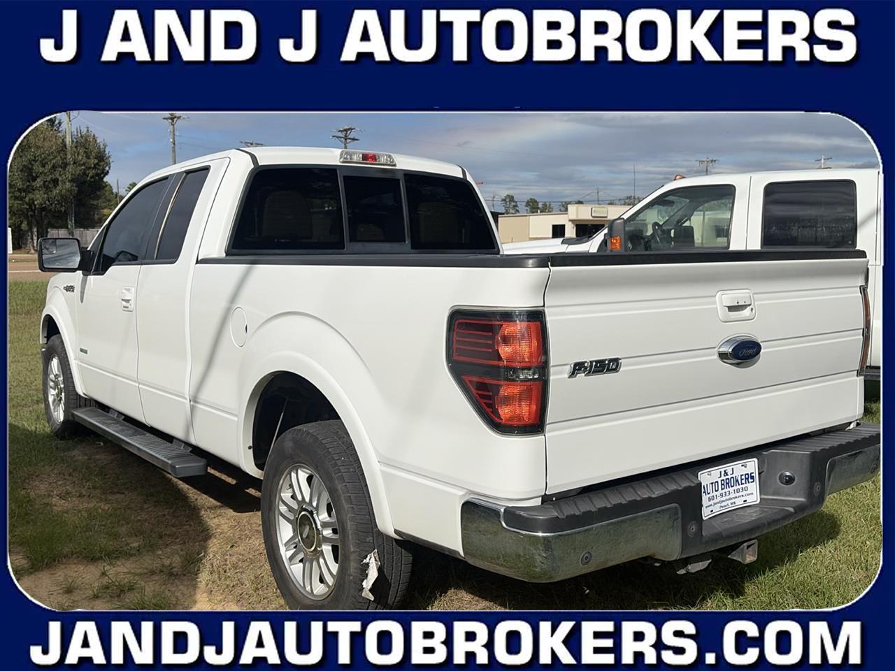 2013 Ford F-150 2WD SuperCab 145" Lariat