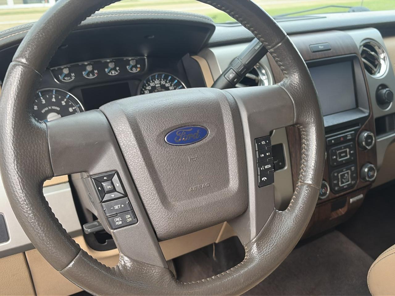 Ford F-150 2WD SuperCab 145" Lariat 2013