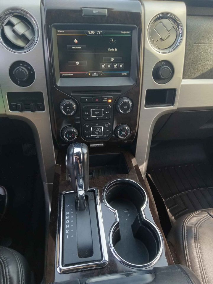2014 Ford F-150 Platinum photo 9