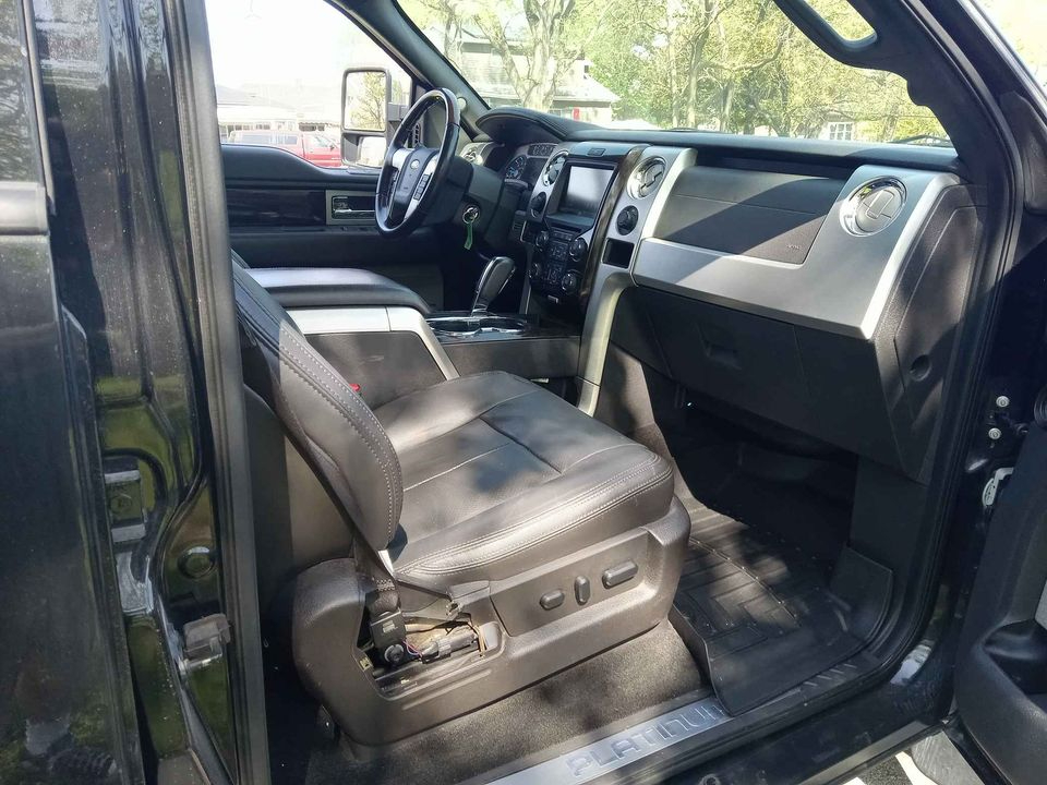 2014 Ford F-150 Platinum photo 13