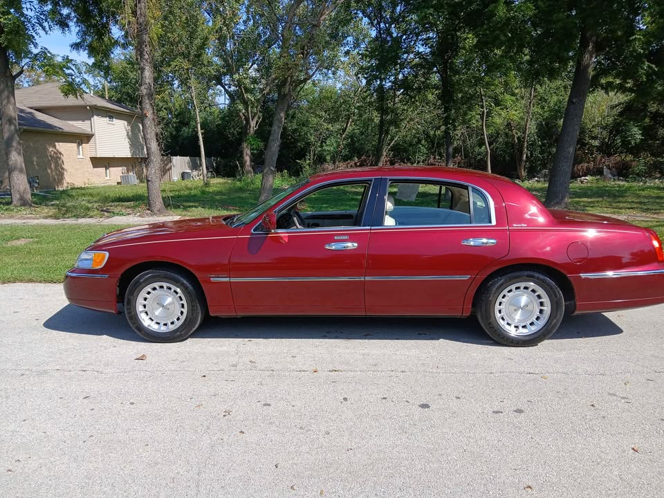 Lincoln Town Car 4dr Sdn Executive 1999