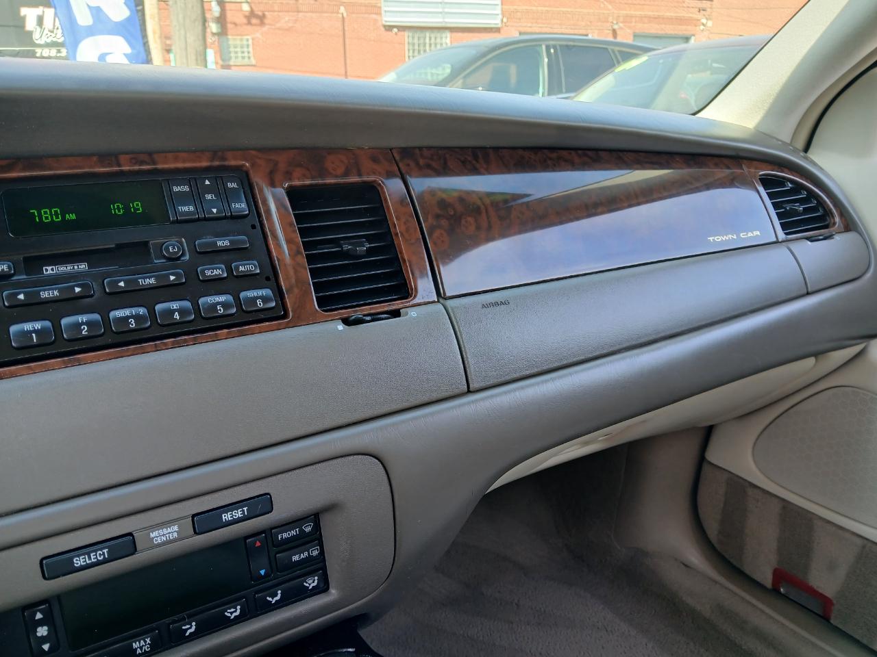 Lincoln Town Car 4dr Sdn Executive 1999