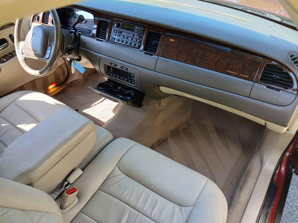 Lincoln Town Car 4dr Sdn Executive 1999