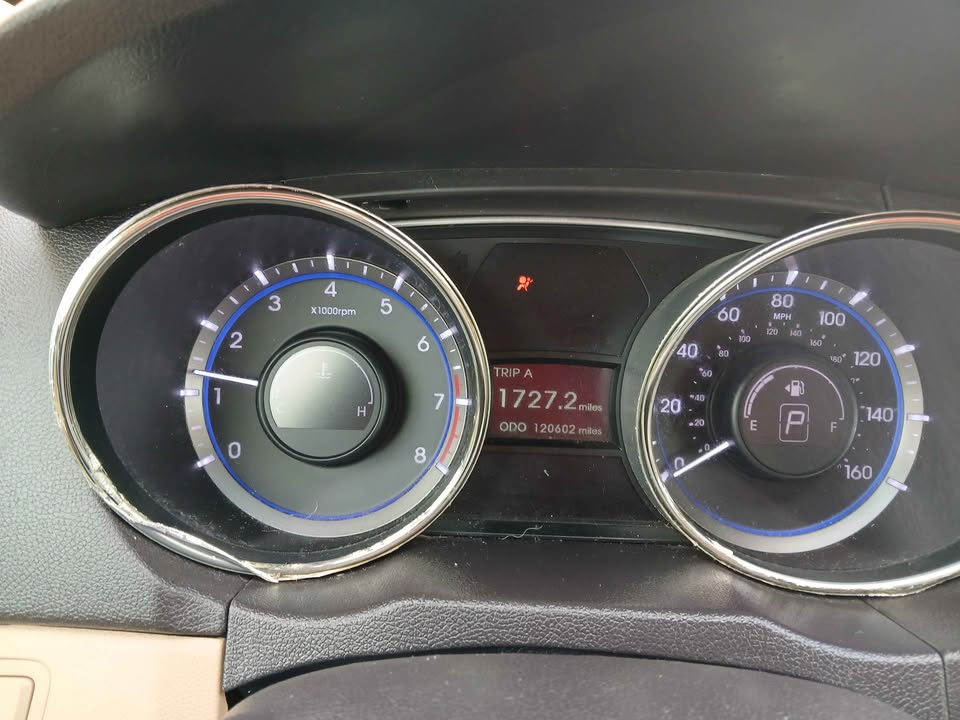 Hyundai Sonata 4dr Sdn 2.4L Auto GLS 2011