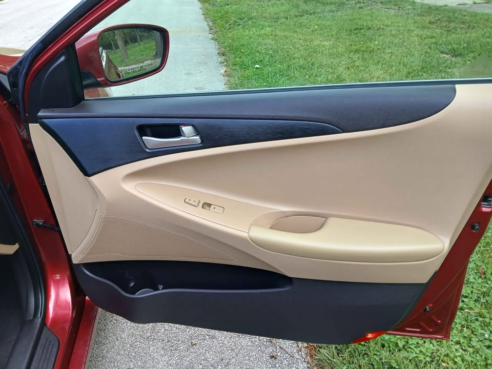 Hyundai Sonata 4dr Sdn 2.4L Auto GLS 2011