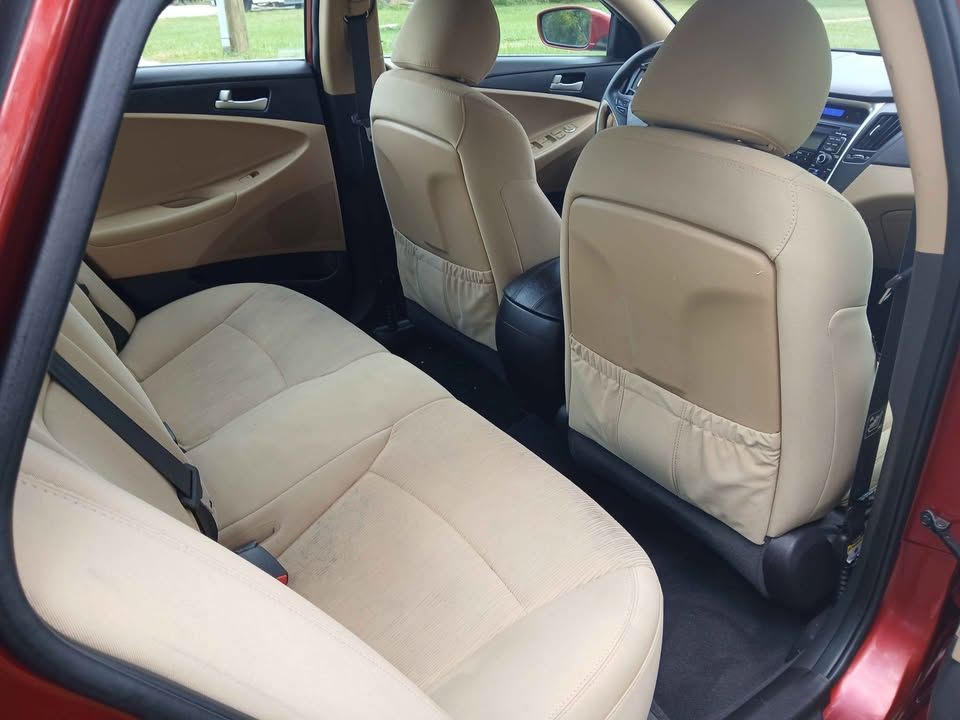 Hyundai Sonata 4dr Sdn 2.4L Auto GLS 2011