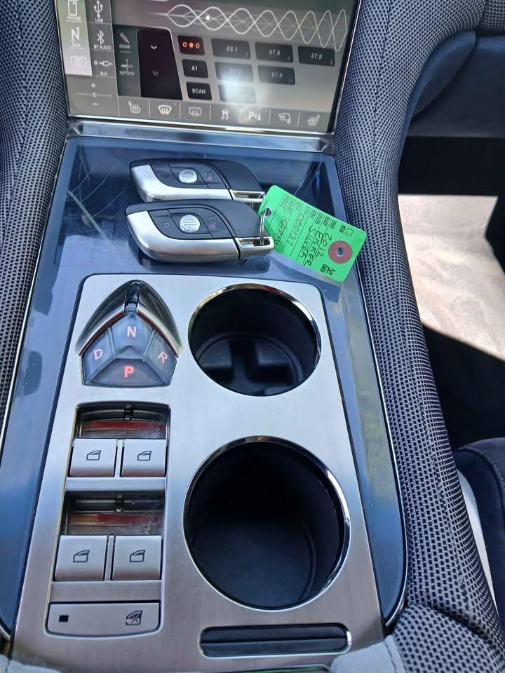 Fisker Karma 4dr Sdn EcoChic 2012