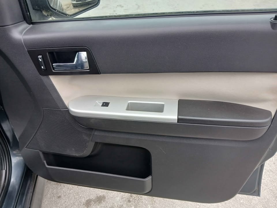 Mercury Mariner FWD 4dr 2010 Mercury Mariner FWD 4dr 2010