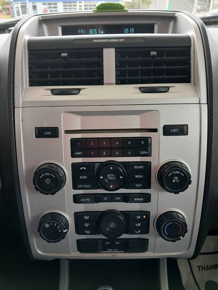 Mercury Mariner FWD 4dr 2010 Mercury Mariner FWD 4dr 2010