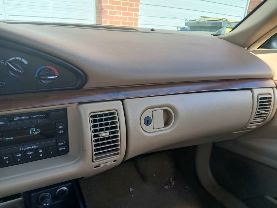 Oldsmobile 88 4dr Sdn 1999 Oldsmobile 88 4dr Sdn 1999