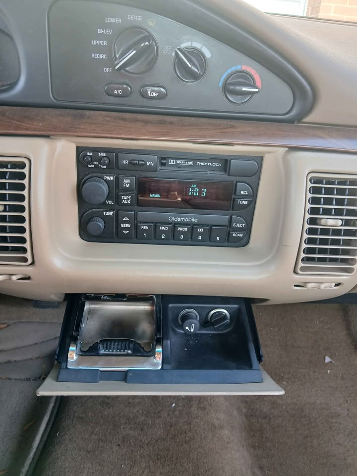 Oldsmobile 88 4dr Sdn 1999 Oldsmobile 88 4dr Sdn 1999