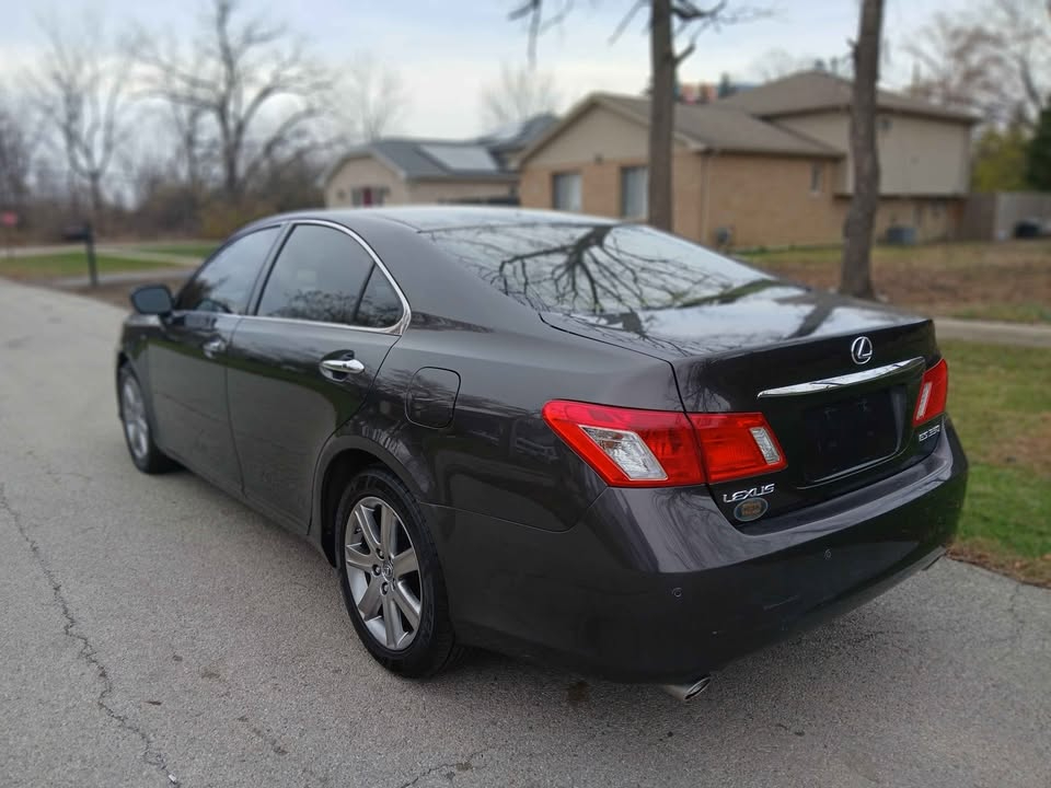 Lexus ES 350 4D Luxury Sedan 2009