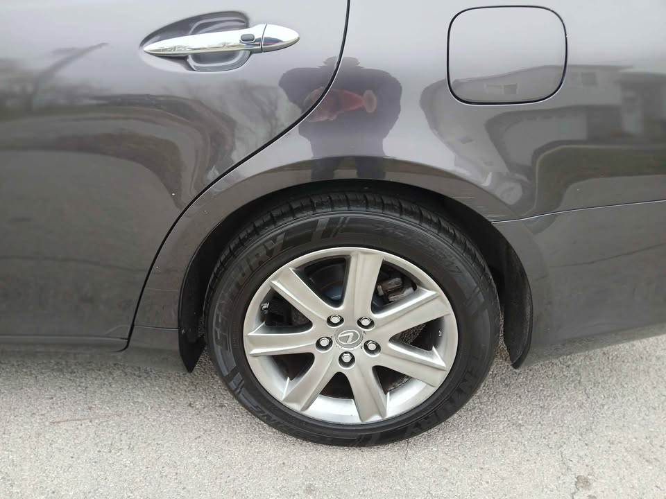 Lexus ES 350 4D Luxury Sedan 2009