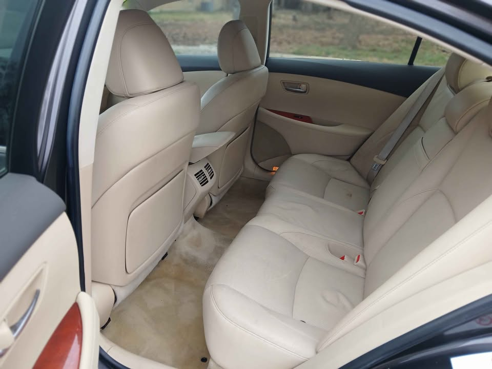 Lexus ES 350 4D Luxury Sedan 2009