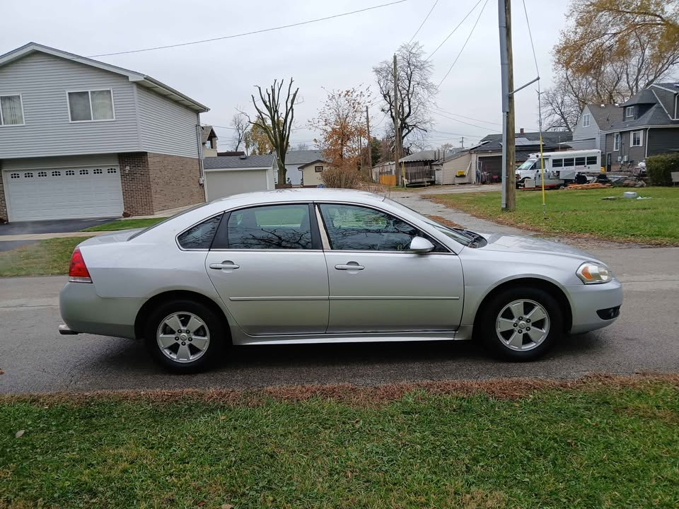 2011 Chevrolet Impala Fleet photo 2