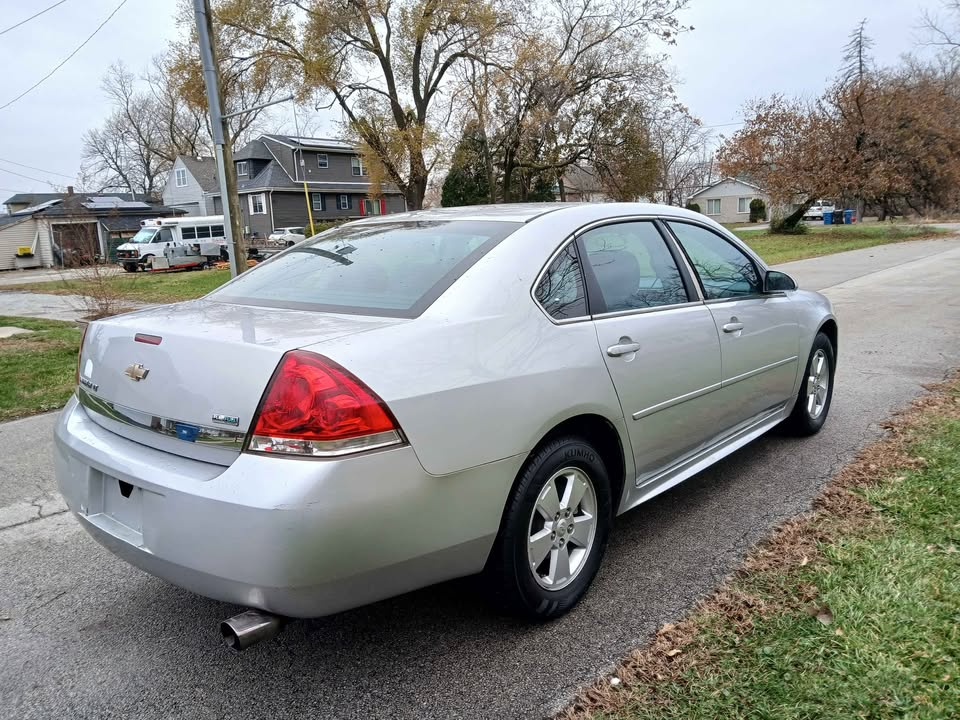 2011 Chevrolet Impala Fleet photo 3