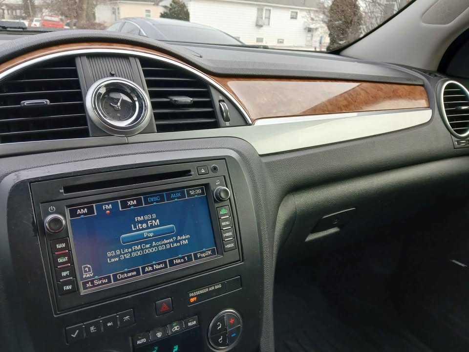 Buick Enclave AWD 4dr CXL-2 2011