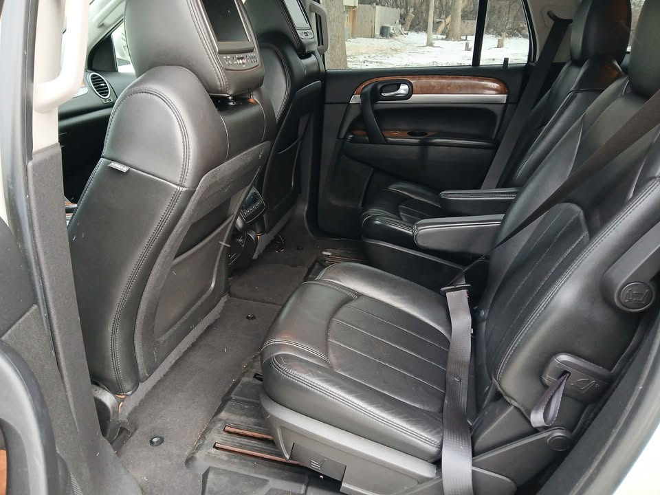 Buick Enclave AWD 4dr CXL-2 2011