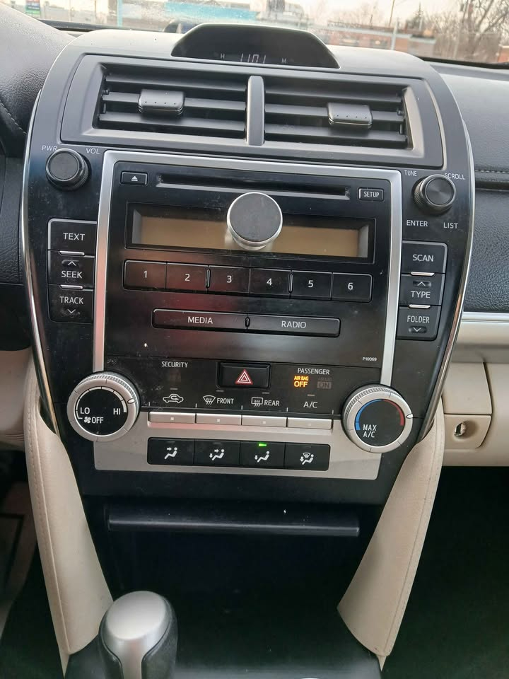 Toyota Camry 4dr Sdn I4 Auto SE Sport Limited Edition (Natl) 2012