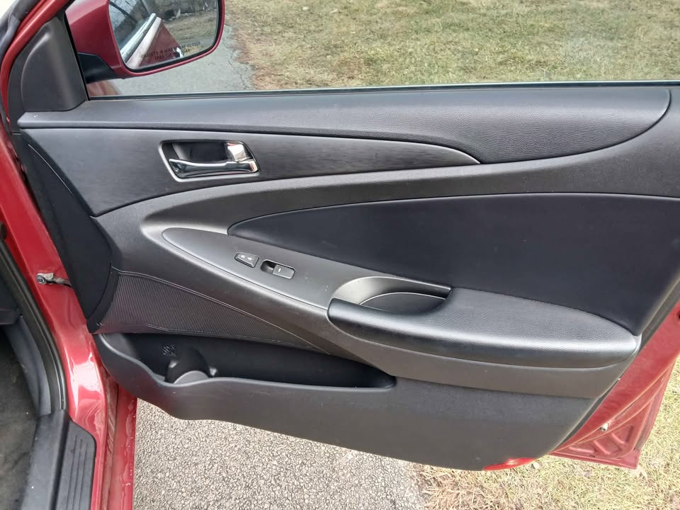 Hyundai Sonata 4dr Sdn 2.4L Auto SE 2013