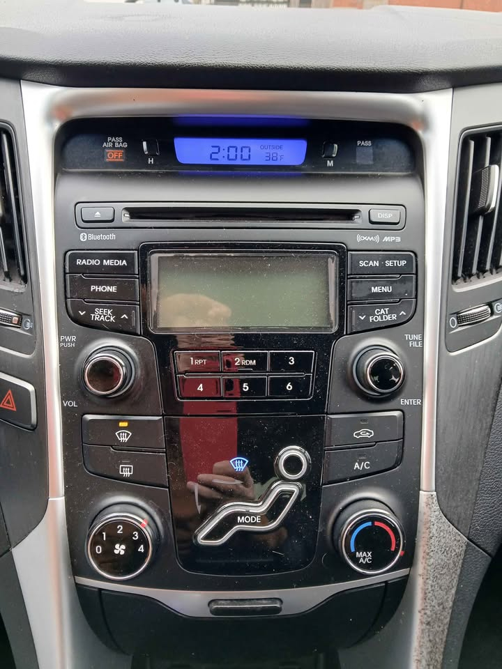 Hyundai Sonata 4dr Sdn 2.4L Auto SE 2013