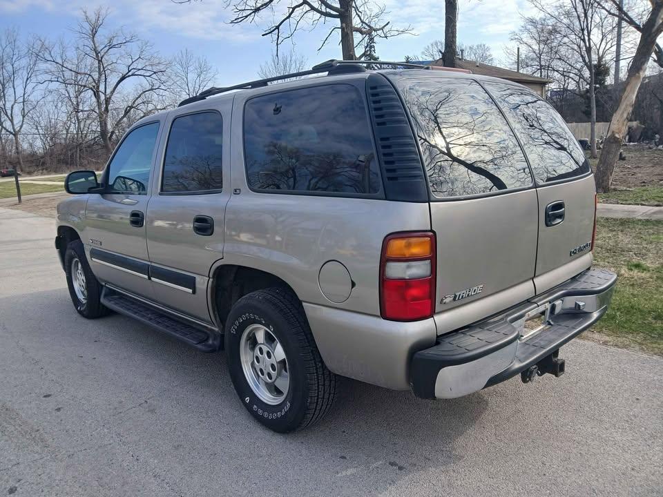 Chevrolet Tahoe 4dr 4WD LS 2001