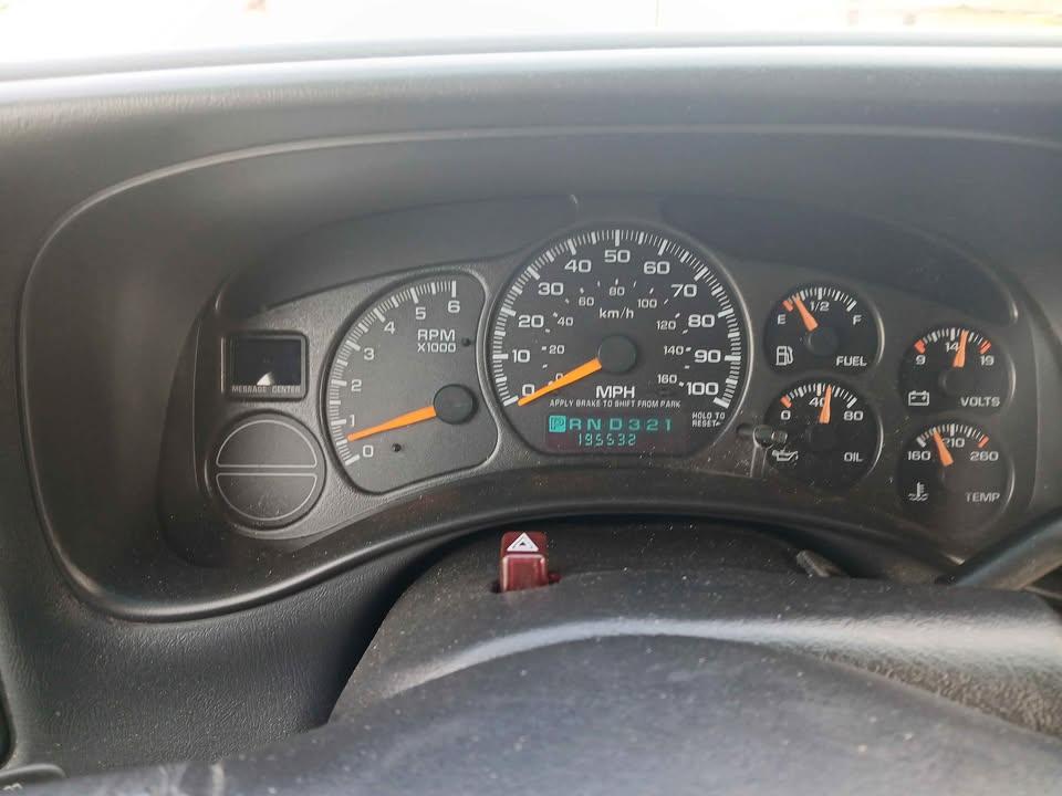 Chevrolet Tahoe 4dr 4WD LS 2001