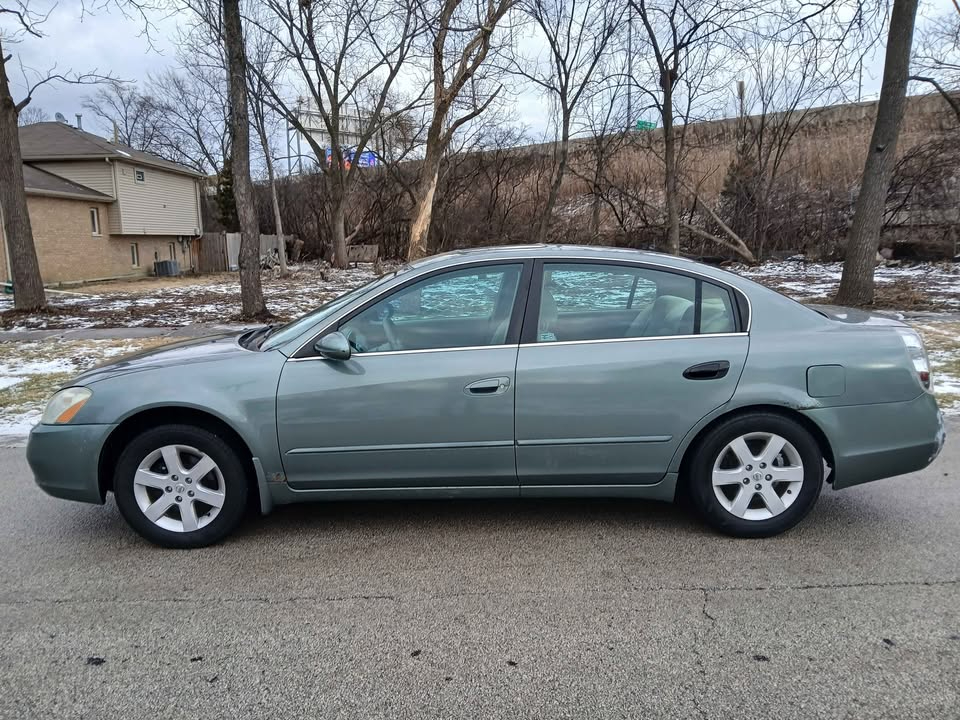Nissan Altima 4dr Sdn 2.5 S Auto 2004