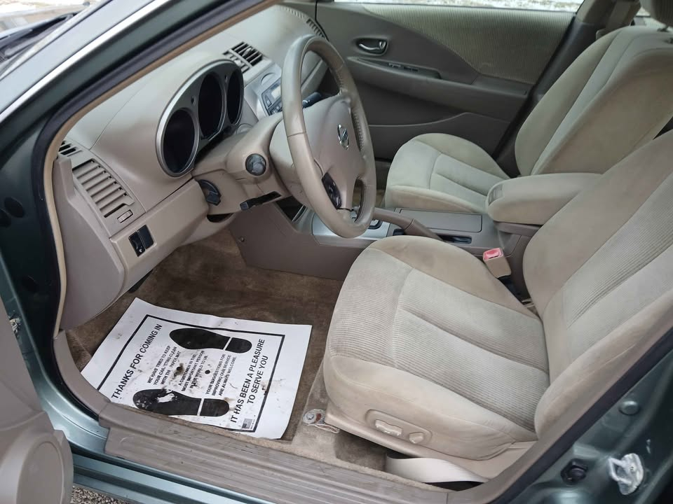 Nissan Altima 4dr Sdn 2.5 S Auto 2004