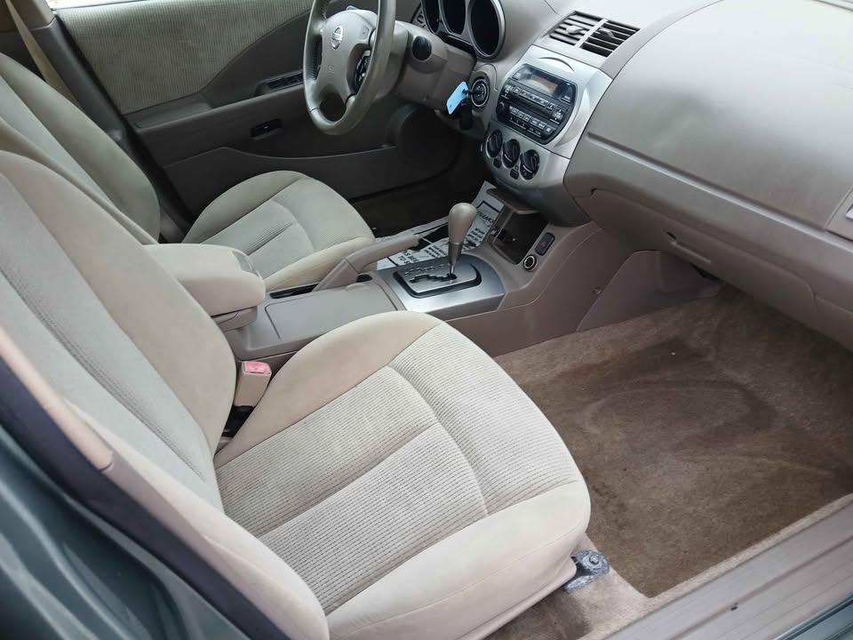 Nissan Altima 4dr Sdn 2.5 S Auto 2004