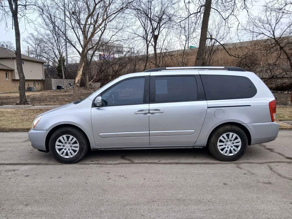 Kia Sedona 4dr LWB LX 2011