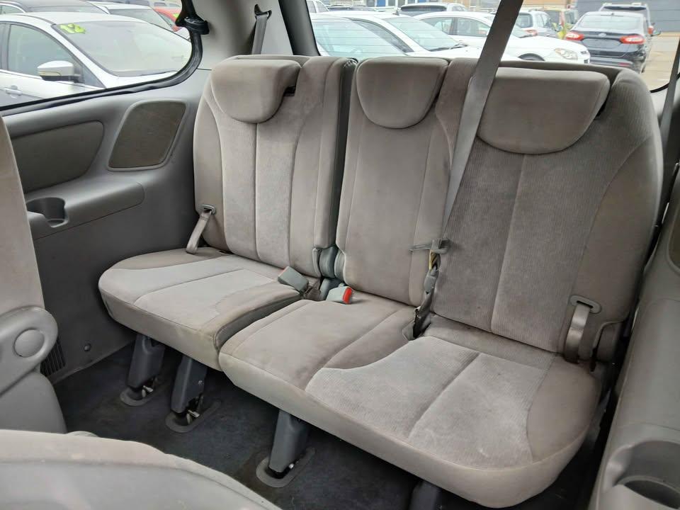 Kia Sedona 4dr LWB LX 2011