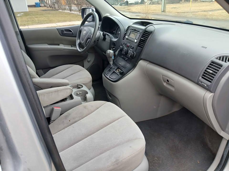 Kia Sedona 4dr LWB LX 2011