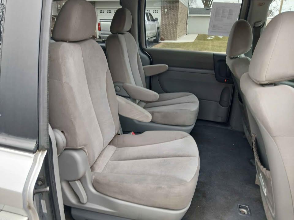 Kia Sedona 4dr LWB LX 2011