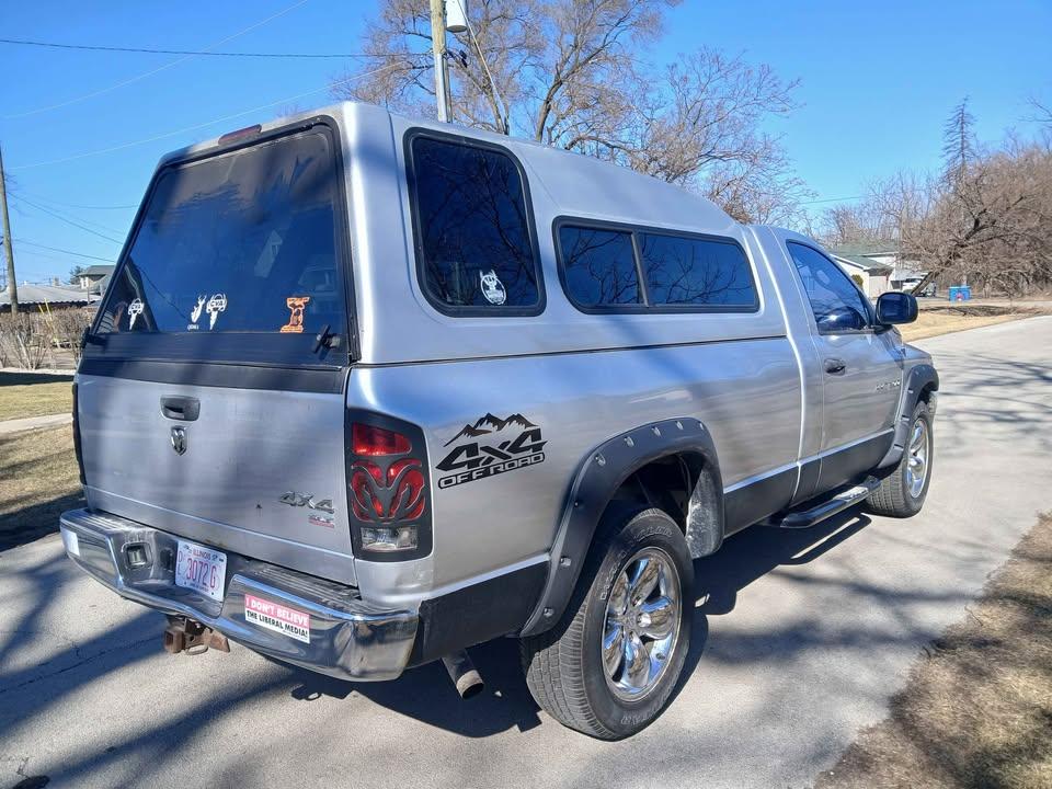 Dodge Ram 1500 2dr Reg Cab 140.5 4WD SLT 2006