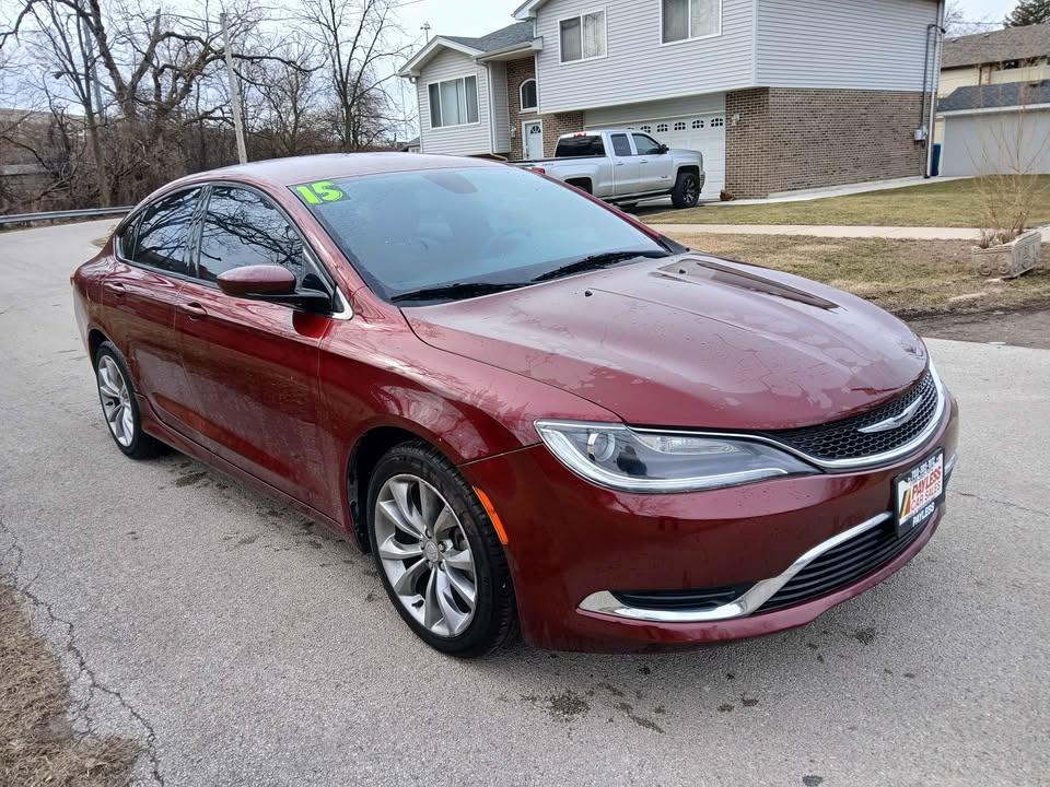 Chrysler 200 4dr Sdn S FWD 2015