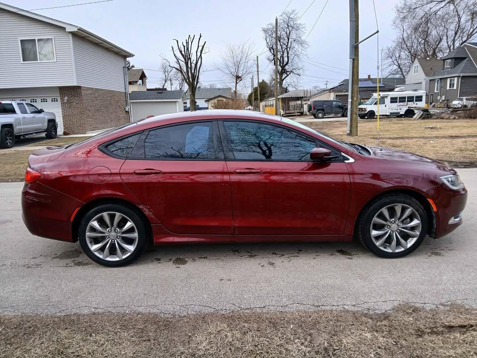 Chrysler 200 4dr Sdn S FWD 2015
