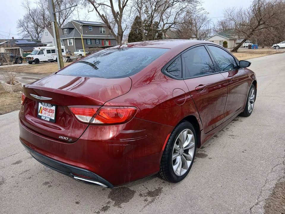 Chrysler 200 4dr Sdn S FWD 2015