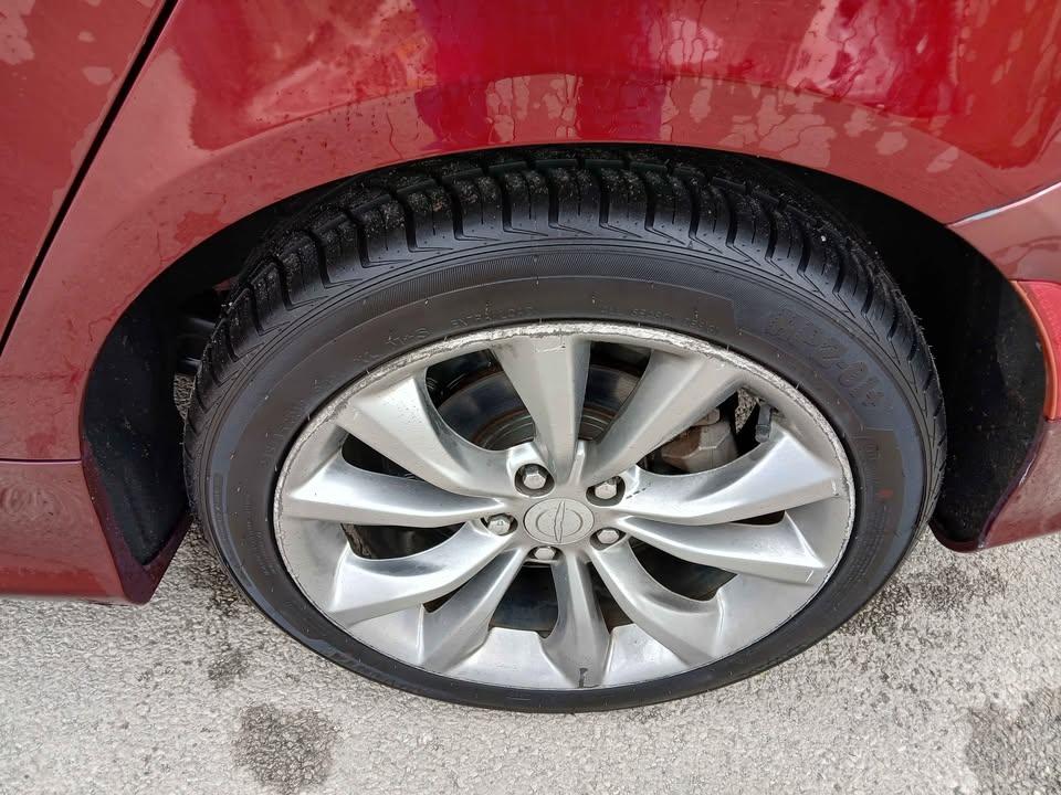 Chrysler 200 4dr Sdn S FWD 2015