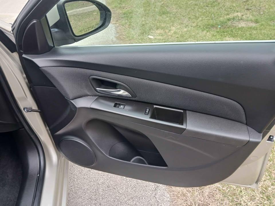 Chevrolet Cruze Limited 4dr Sdn Auto LT w/1LT 2016